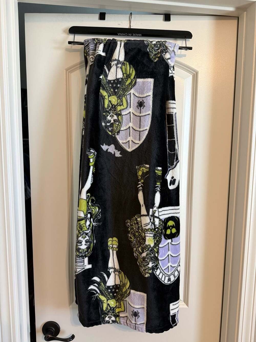 Monster High Draculaura Soft Plush Throw Blanket